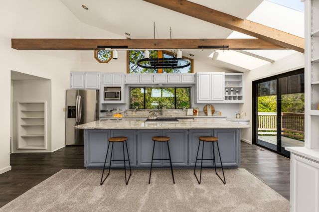 13738 Sun Forest Dr, Penn Valley, CA 95946