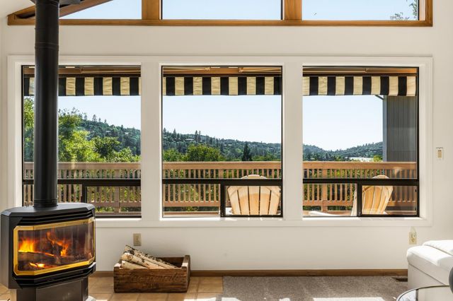 13738 Sun Forest Dr, Penn Valley, CA 95946