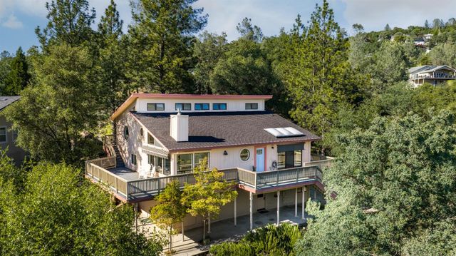 13738 Sun Forest Dr, Penn Valley, CA 95946