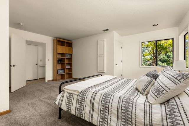 13738 Sun Forest Dr, Penn Valley, CA 95946