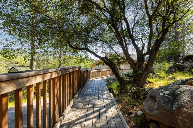 13738 Sun Forest Dr, Penn Valley, CA 95946