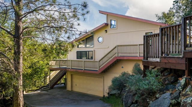 13738 Sun Forest Dr, Penn Valley, CA 95946