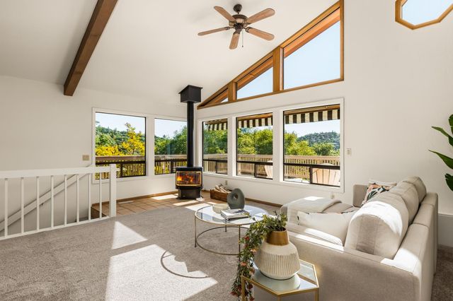 13738 Sun Forest Dr, Penn Valley, CA 95946