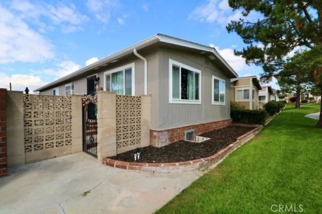 736 Terrace Lake 324, Brea, CA 92821