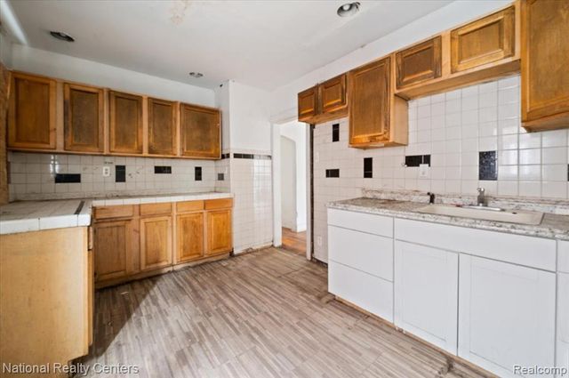 4353 W Buena Vista Street, Detroit, MI 48238
