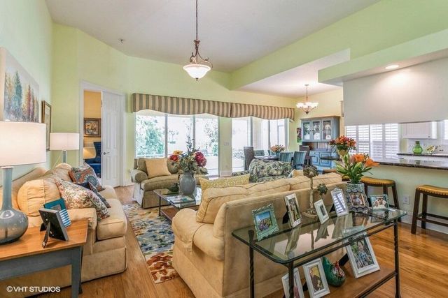 170 Euphrates Circle, Palm Beach Gardens, FL 33410