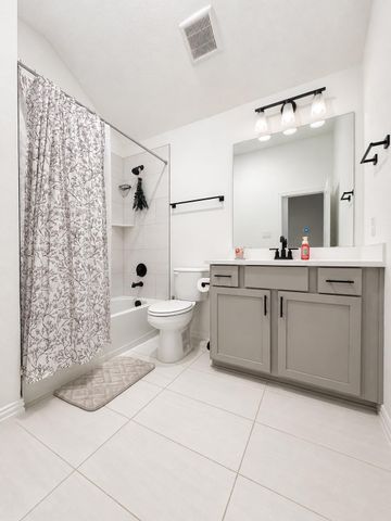 384 Biscayne Bay BND, Kyle, TX 78640