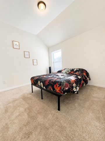 384 Biscayne Bay BND, Kyle, TX 78640