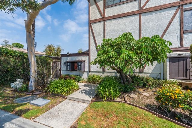 535 E 223rd Street 16, Carson, CA 90745
