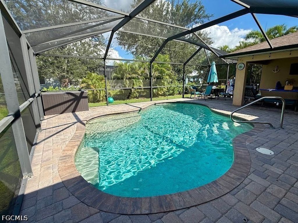 1817 NW 3rd PL, Cape Coral, FL 33993