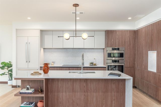 2121 S Congress Ave 437, Austin, TX 78704