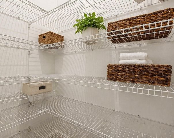 3557 SECLUDED COURT, Sarasota, FL 34240