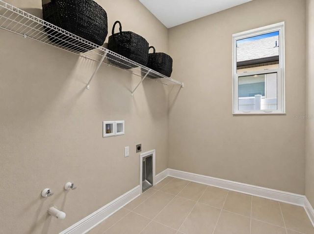 3557 SECLUDED COURT, Sarasota, FL 34240