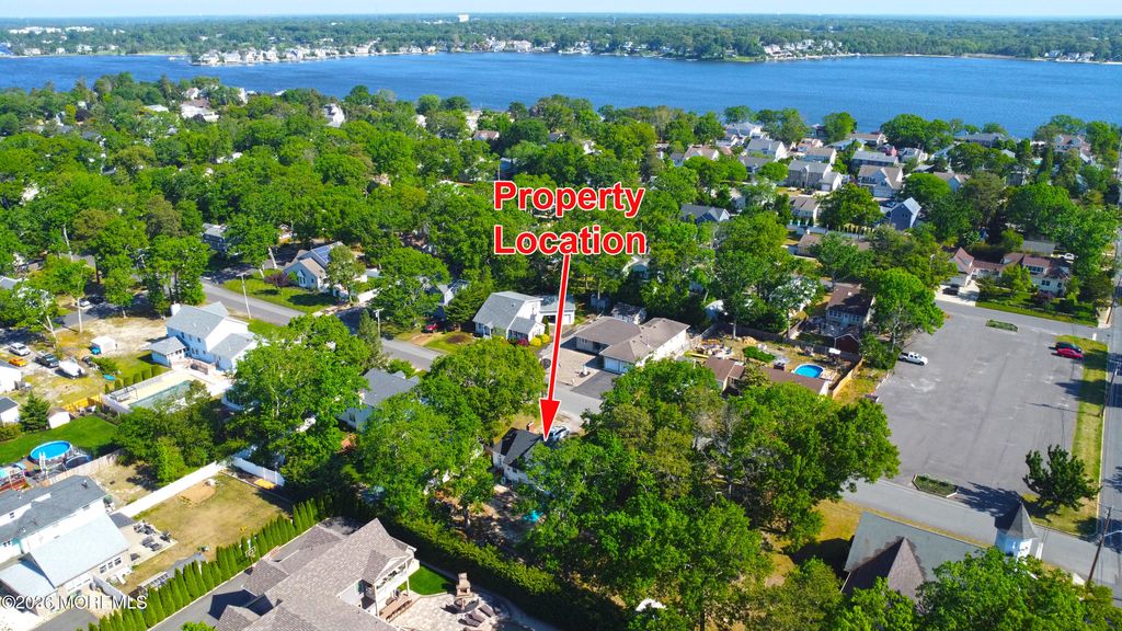533 Huntington Avenue, Pine Beach, NJ 08741
