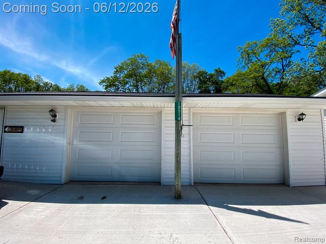 10514 Hamburg Road, Whitmore Lake, MI 48189