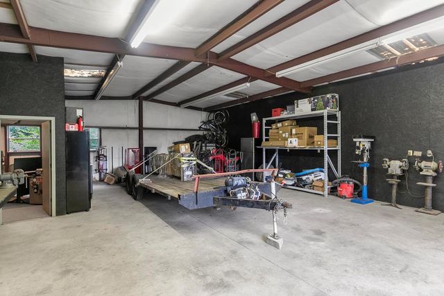 6970 Walden Dr, Kinsey, AL 36303