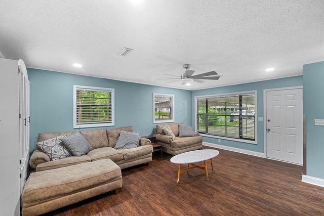 6970 Walden Dr, Kinsey, AL 36303