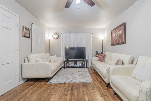 130 Hub, San Antonio, TX 78220