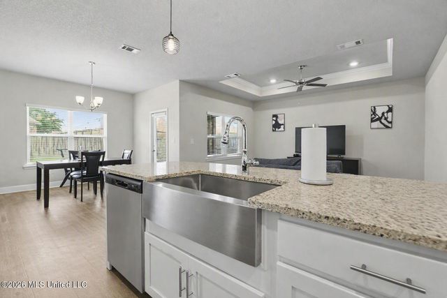 7360 Shearwater Way, Ocean Springs, MS 39564
