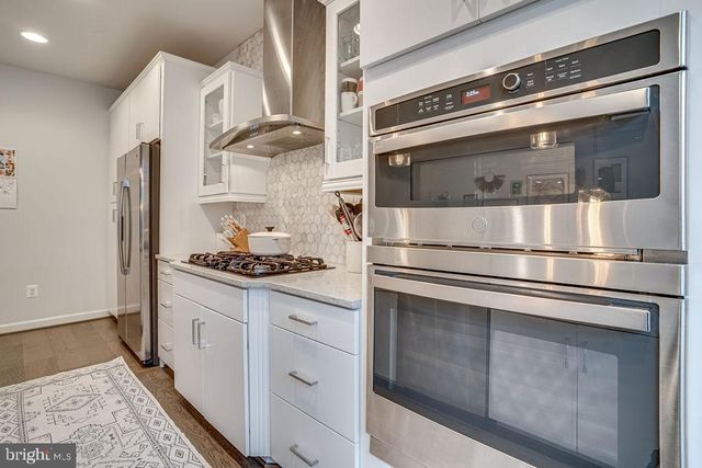 518 TRIGGERFISH DR, Oxon Hill, MD 20745