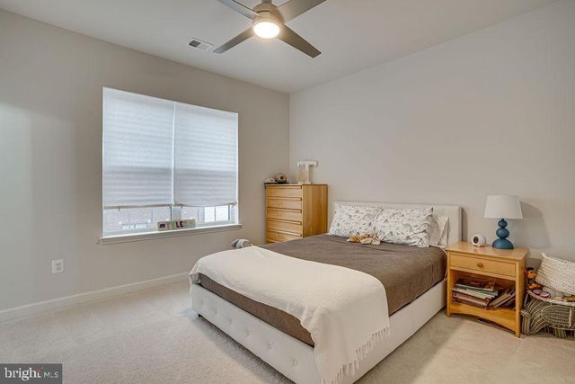 518 TRIGGERFISH DR, Oxon Hill, MD 20745