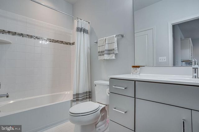 518 TRIGGERFISH DR, Oxon Hill, MD 20745