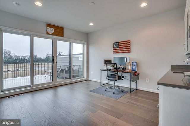 518 TRIGGERFISH DR, Oxon Hill, MD 20745