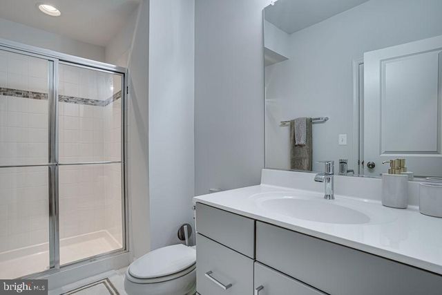 518 TRIGGERFISH DR, Oxon Hill, MD 20745