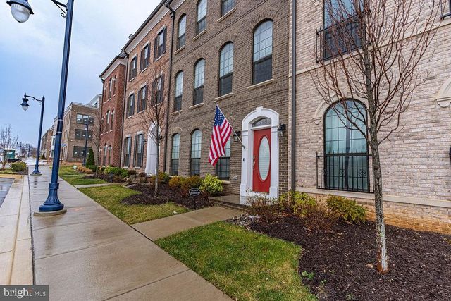 518 TRIGGERFISH DR, Oxon Hill, MD 20745