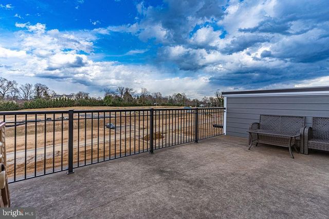 518 TRIGGERFISH DR, Oxon Hill, MD 20745