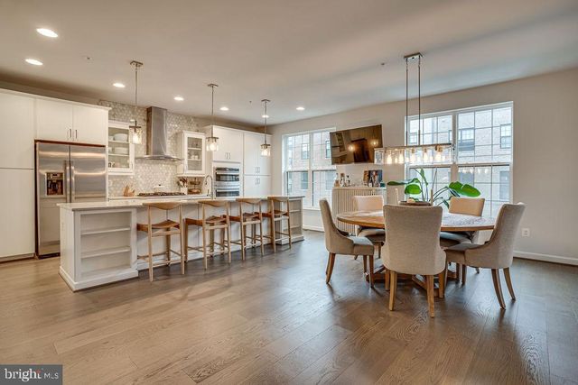 518 TRIGGERFISH DR, Oxon Hill, MD 20745