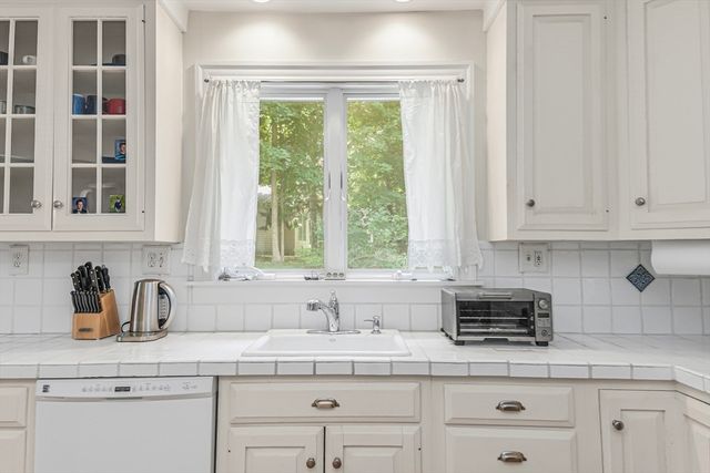 315 Hale St, Beverly, MA 01915