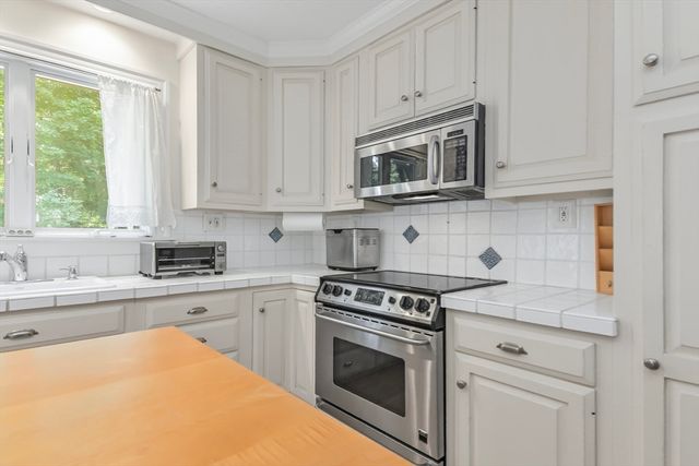 315 Hale St, Beverly, MA 01915