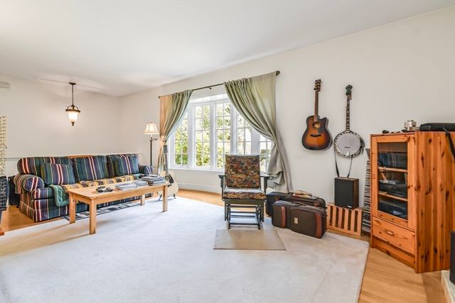 315 Hale St, Beverly, MA 01915