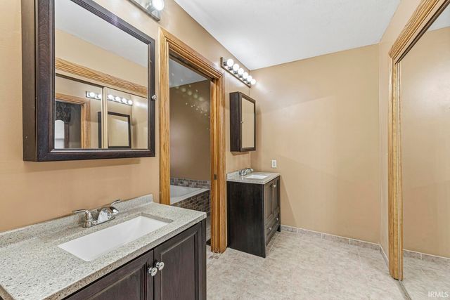 10227 Jefferson Road, Osceola, IN 46561