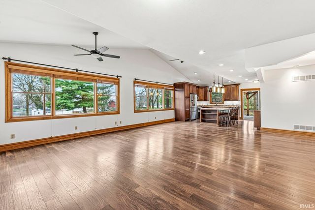 10227 Jefferson Road, Osceola, IN 46561