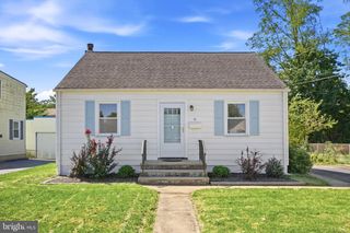 16 EISENHOWER AVE, Spotswood, NJ 08884