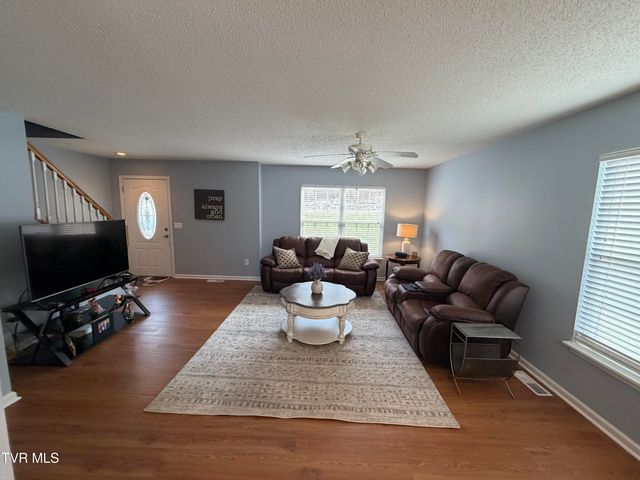 127 Cloverdale Lane, Johnson City, TN 37604