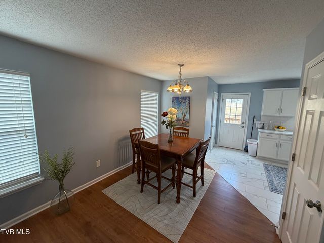 127 Cloverdale Lane, Johnson City, TN 37604