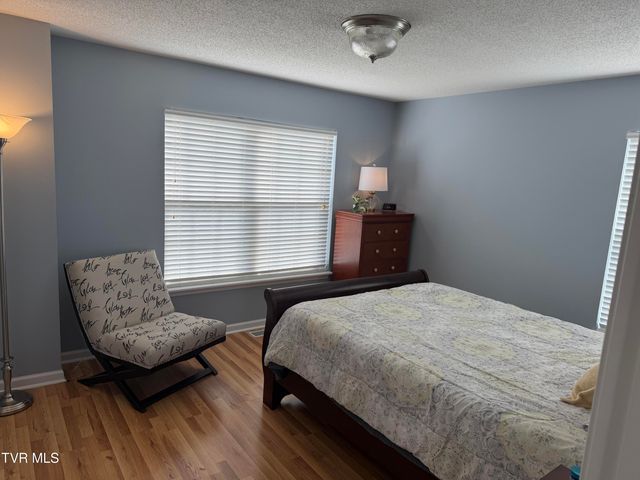 127 Cloverdale Lane, Johnson City, TN 37604