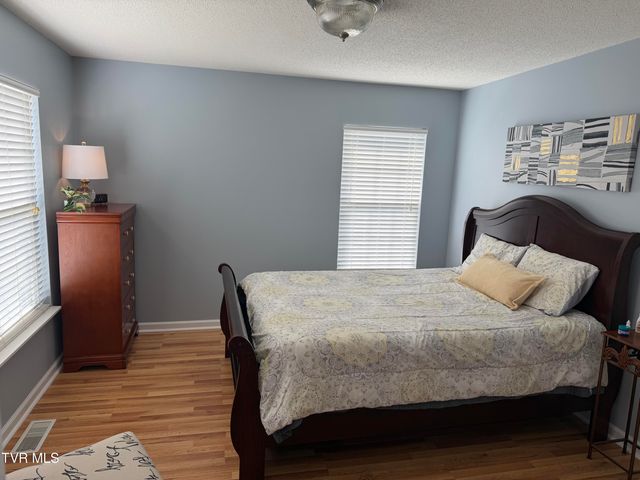 127 Cloverdale Lane, Johnson City, TN 37604