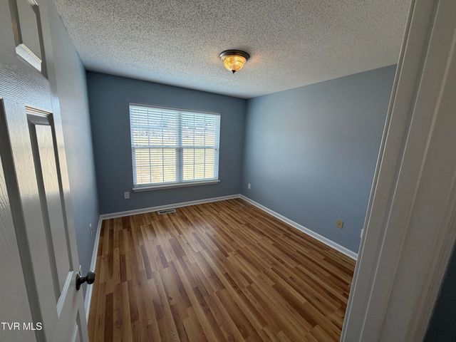 127 Cloverdale Lane, Johnson City, TN 37604