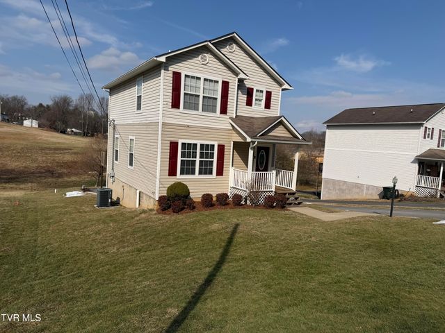127 Cloverdale Lane, Johnson City, TN 37604
