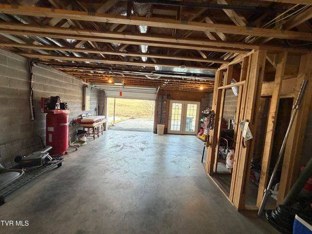 127 Cloverdale Lane, Johnson City, TN 37604