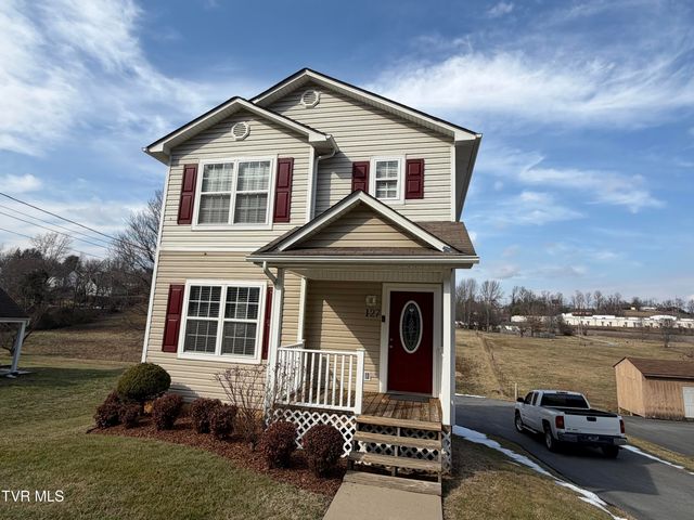 127 Cloverdale Lane, Johnson City, TN 37604