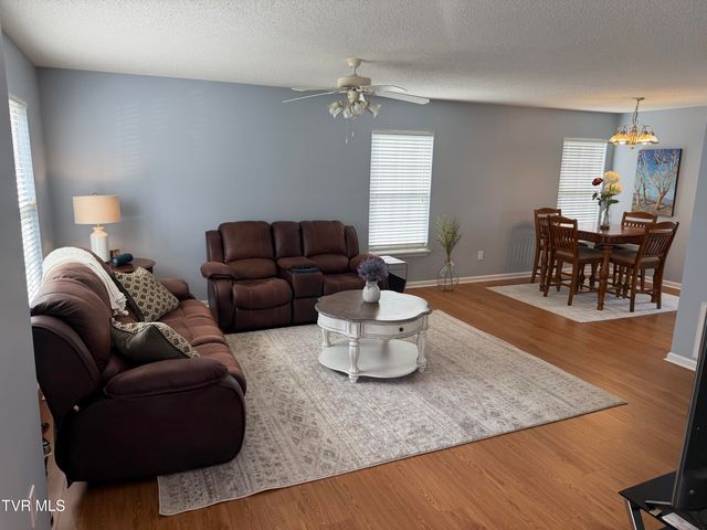 127 Cloverdale Lane, Johnson City, TN 37604