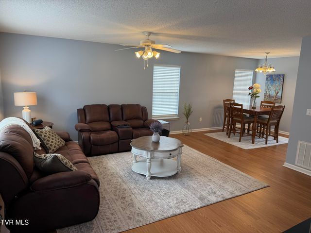 127 Cloverdale Lane, Johnson City, TN 37604