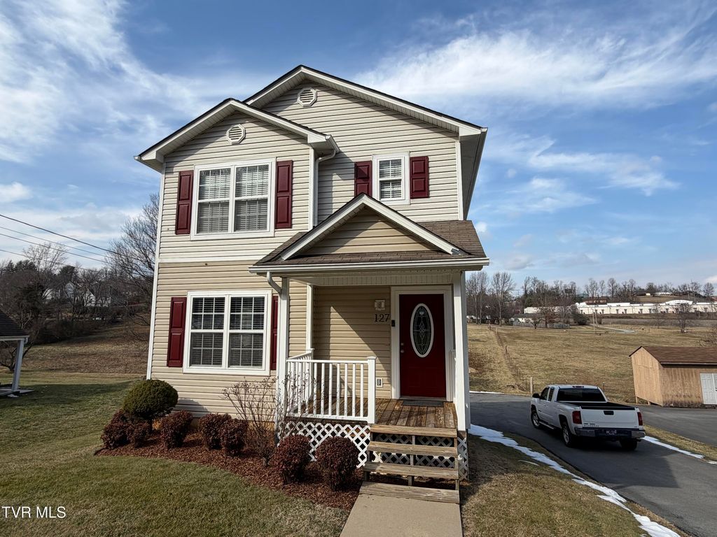 127 Cloverdale Lane, Johnson City, TN 37604