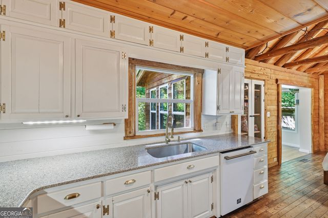 282 Jarrett Manor Estates Road, Toccoa, GA 30577