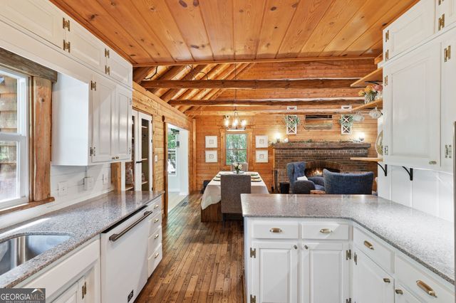 282 Jarrett Manor Estates Road, Toccoa, GA 30577